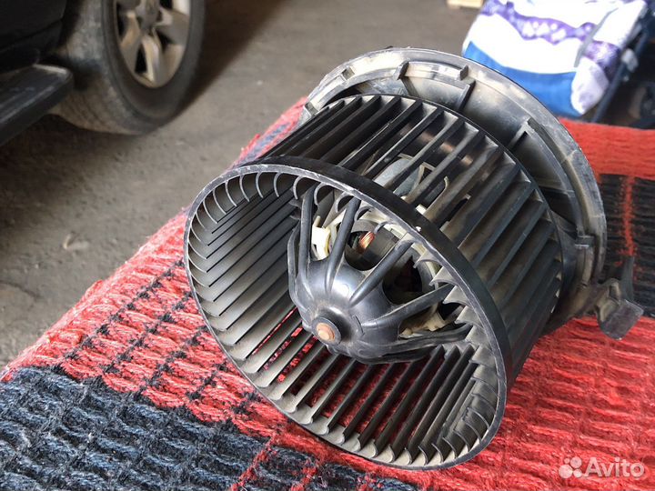 Продам двигатель печки рено