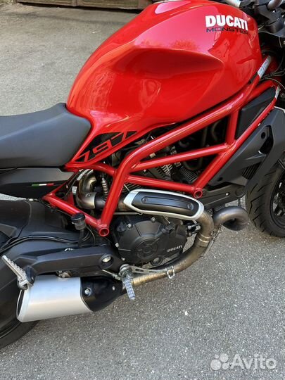 Ducati Monster 797 (Red)