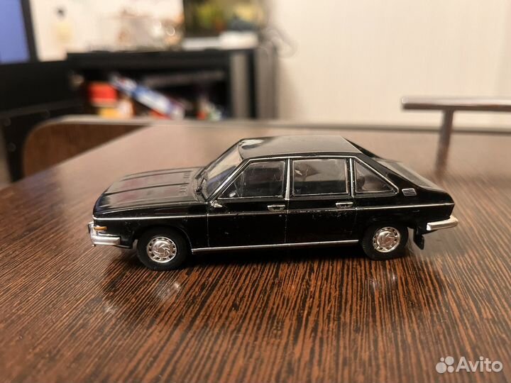 Модель автомобиля tatra 613