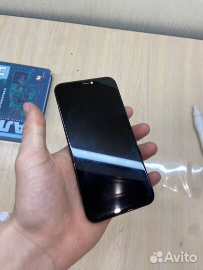 Дисплей iPhone 11(не работает сенсор)