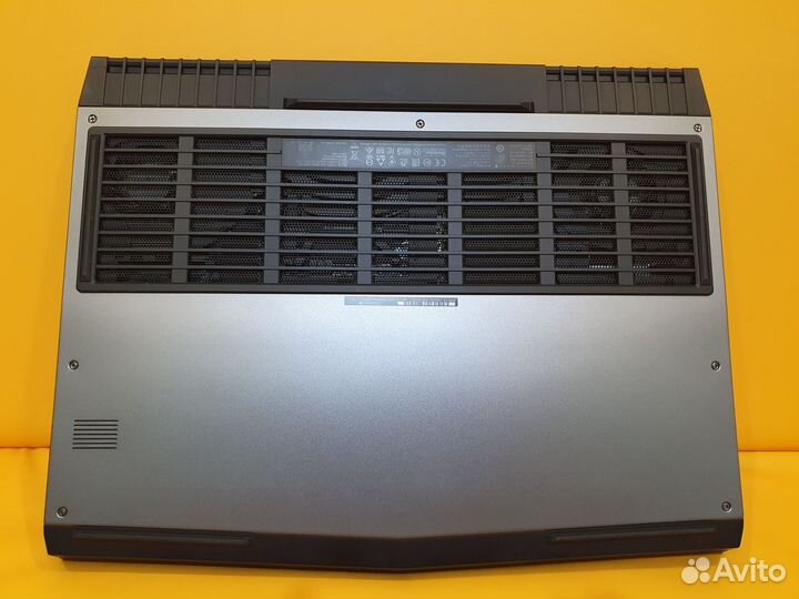 Alienware 17 r4 топовый i7/32gb/video 8gb/17.3