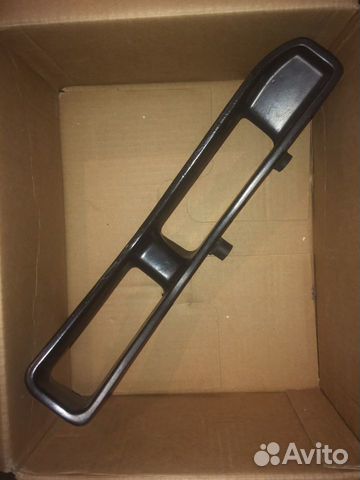 Вставка ручки правой передней дверной карты