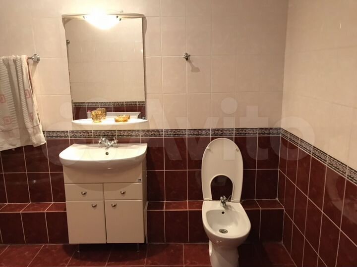 3-к. квартира, 130 м², 1/4 эт.