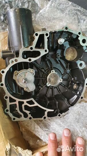 Крышка с маслянным насосом для гидроцикла brp