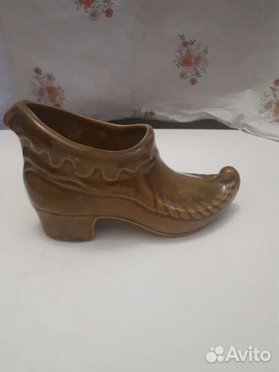 Фарфоровая статуэтка