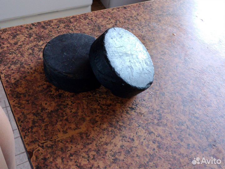 Шайба хоккейная бу