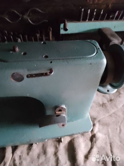 Швейная машина 1022