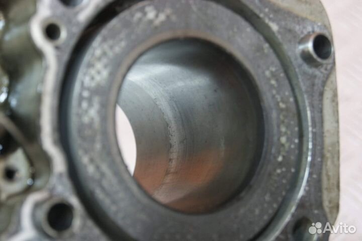 Цилиндр с поршнем Suzuki Intruder 400