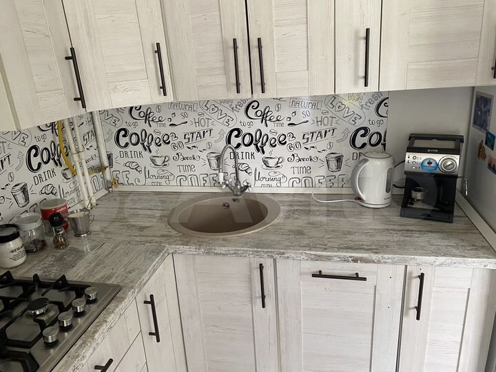 2-к. квартира, 42 м², 1/4 эт.