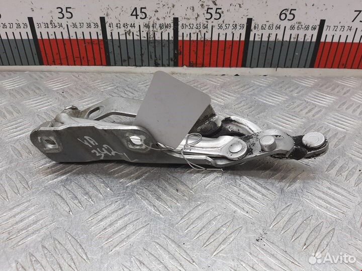 Петля капота левая для Volkswagen Beetle 2