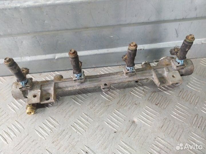 Топливная рампа с форсунками Ssang Yong Kyron D200