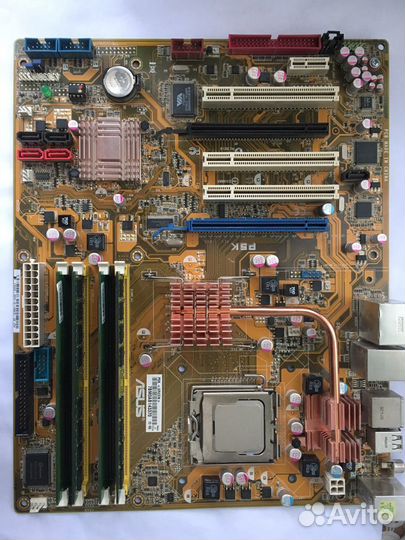 Материнская плата с процессором и памятью