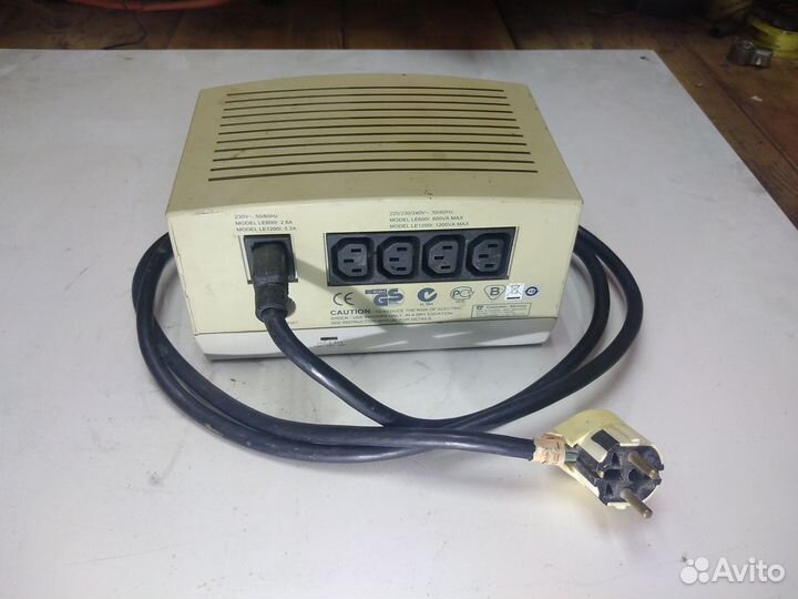 Стабилизатор напряжения APC Line-R 1200VA