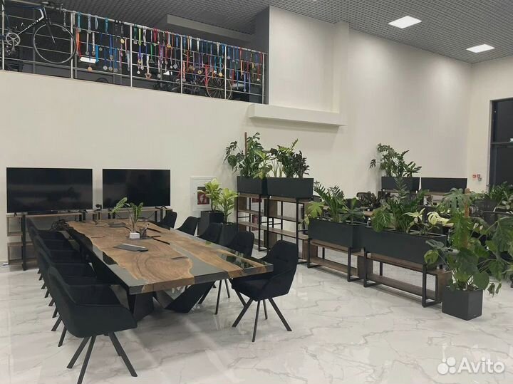 Стол обеденный из массива дерева