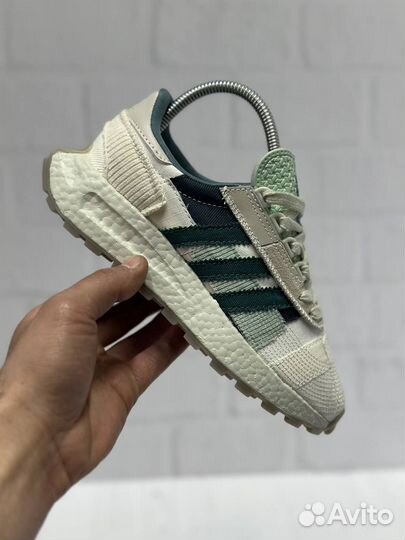 Кроссовки Adidas Retropy E5