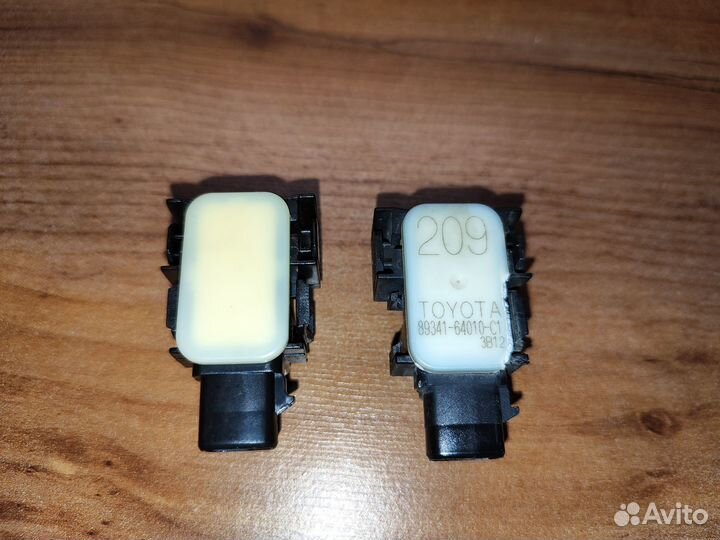 Парковочные датчик Toyota 88341-64010