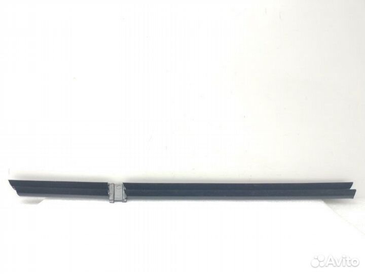 Уплотнитель стекла двери задний правый Bmw