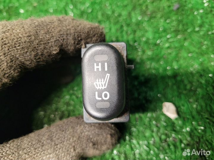 Кнопка подогрева сидений Mitsubishi Colt (Z30) VI