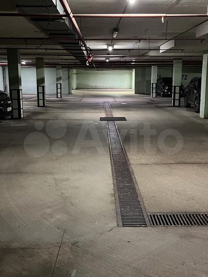 Машиноместо, 18 м²