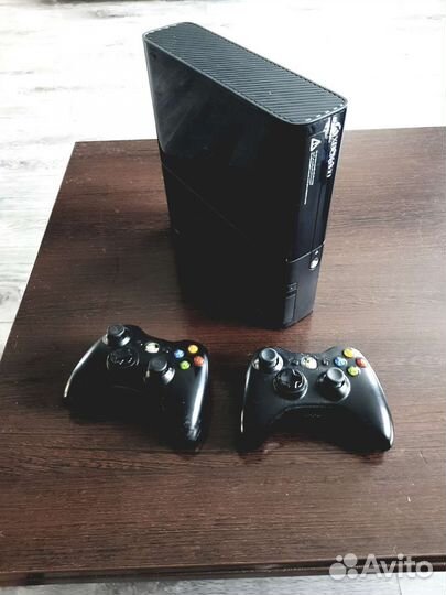 Xbox 360e 250gb прошитый 55 игр