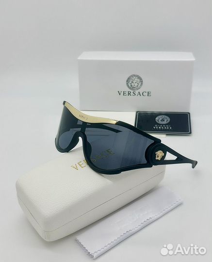 Солнцезащитные очки Versace