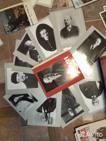 Сборка изданий, вырезки из газет, журналов, фото