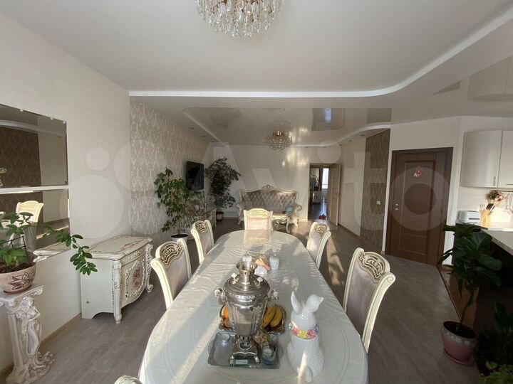 3-к. квартира, 100 м², 6/6 эт.