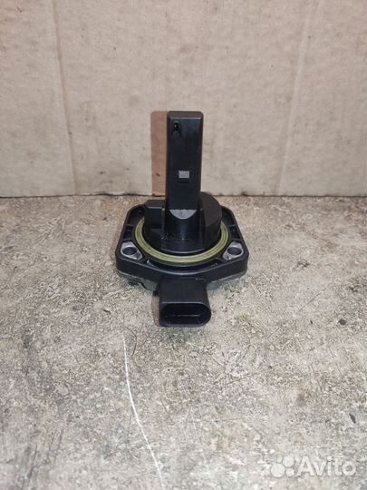 Датчик уровня масла VW Мультивэн Т5