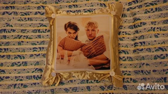 Подушка маленькая декоративная Б/У