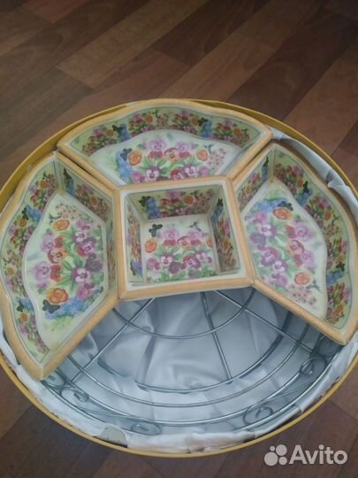 Менажница фарфоровая