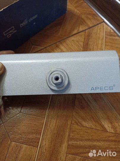 Доводчик дверной