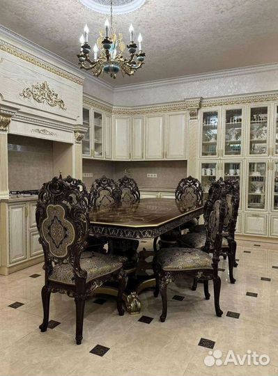 Столы и стулья. Комплект