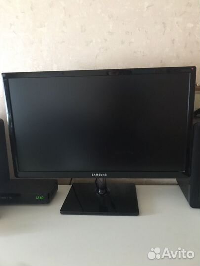 Монитор Samsung