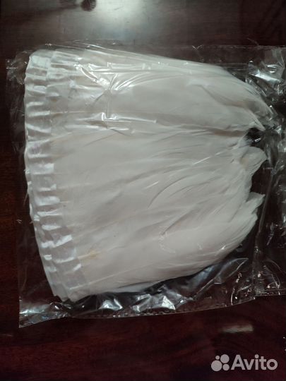 Перья на ленте новые