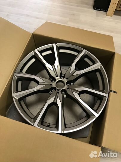 Диски BMW X7 G07 R22 стиль 755M