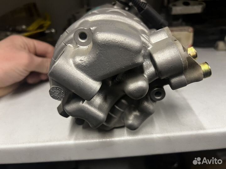 Компрессор кондиционера оригинал BMW 316/318i E46