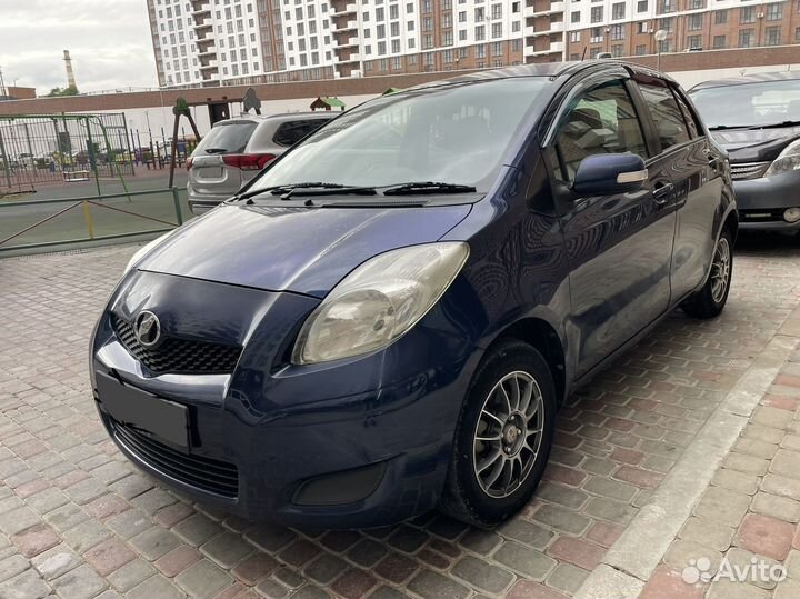 Toyota Vitz, 2001