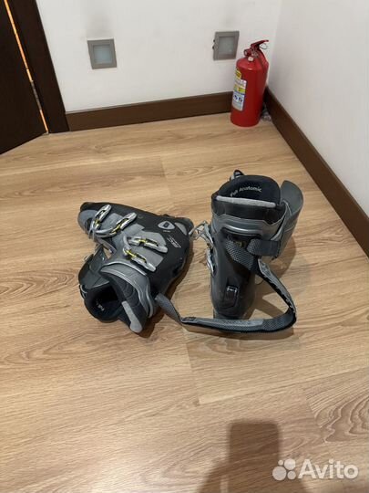 Горнолыжные ботинки
