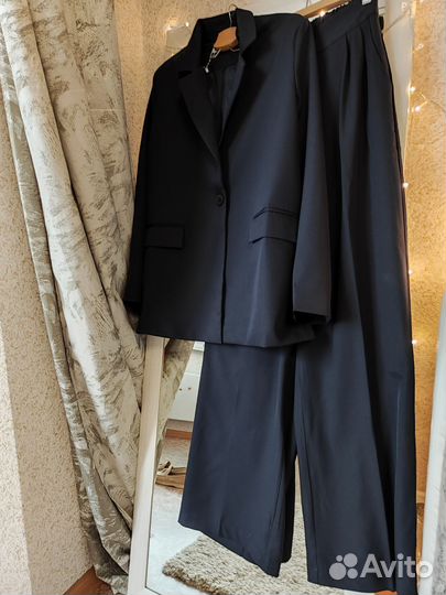 Брючный костюм. Новый