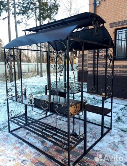 Мангал с крышей