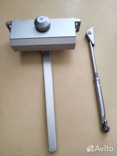 Доводчик дверной