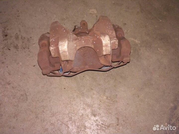 Суппорт задний правый Mercedes-Benz C-Class W204