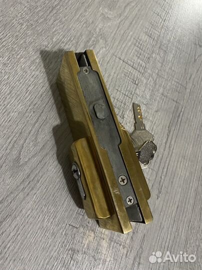 Замок для стеклянной двери