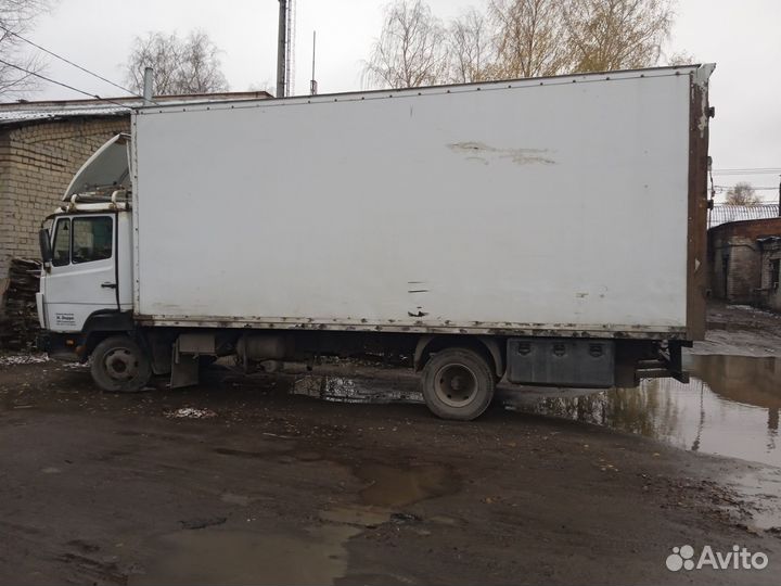 Mercedes-Benz 814, 1992