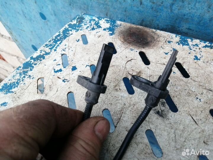 Датчик ABS задний Range Rover Sport 2 L494