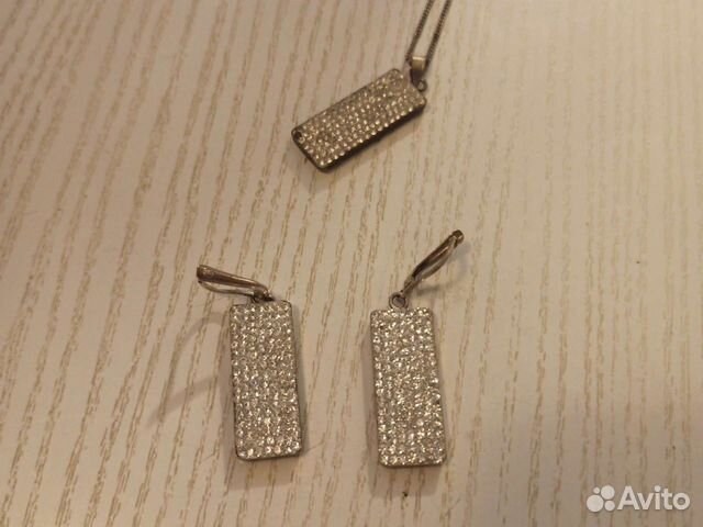 Серебряные серьги со стразами swarovski