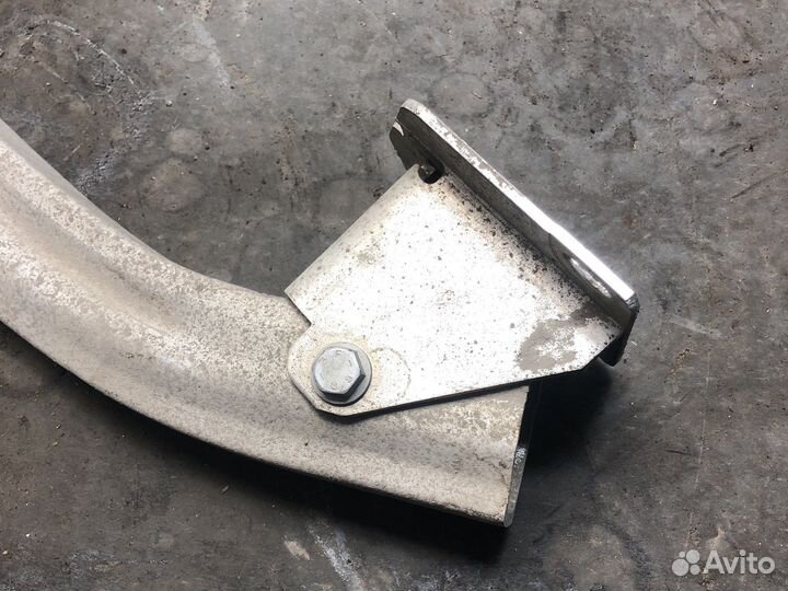 Усилитель зад бампера Меган 2