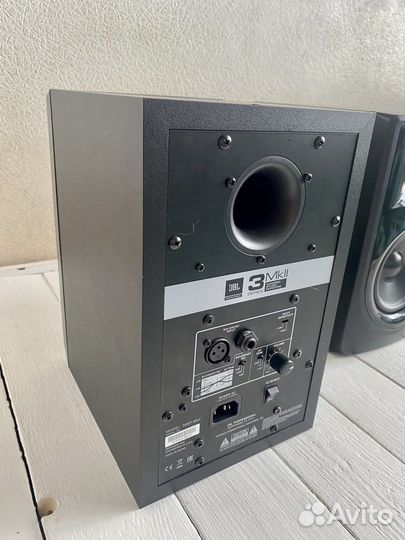 Студийные мониторы JBL 305P MkII