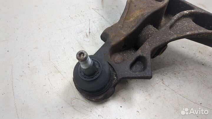 Рычаг подвески правый передний Jeep Liberty