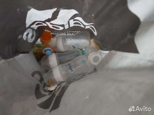 Бутылочки Avent и различной формы пустышки